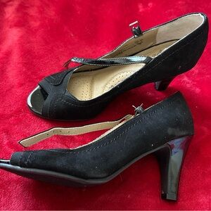 Black high heels 👠